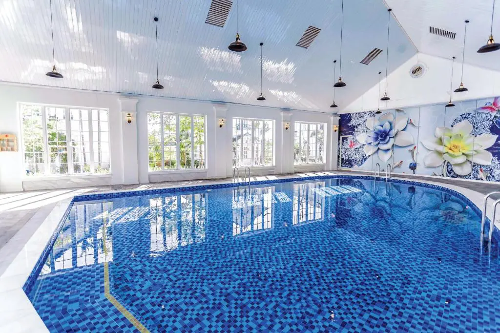 Combo tham quan trong ngày ở Vườn Vua Resort