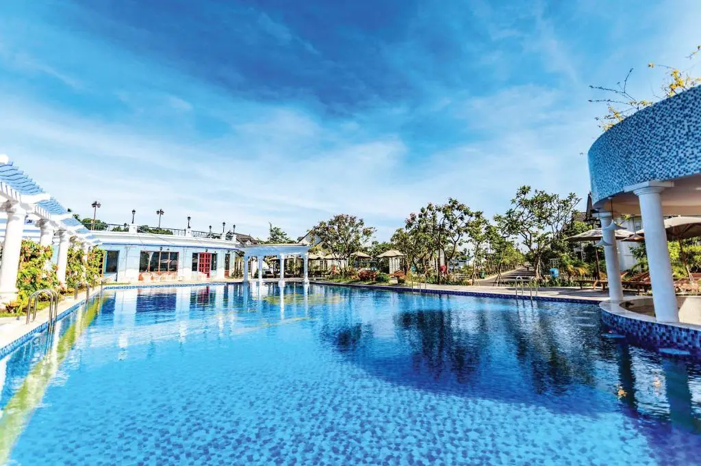 Combo tham quan trong ngày ở Vườn Vua Resort