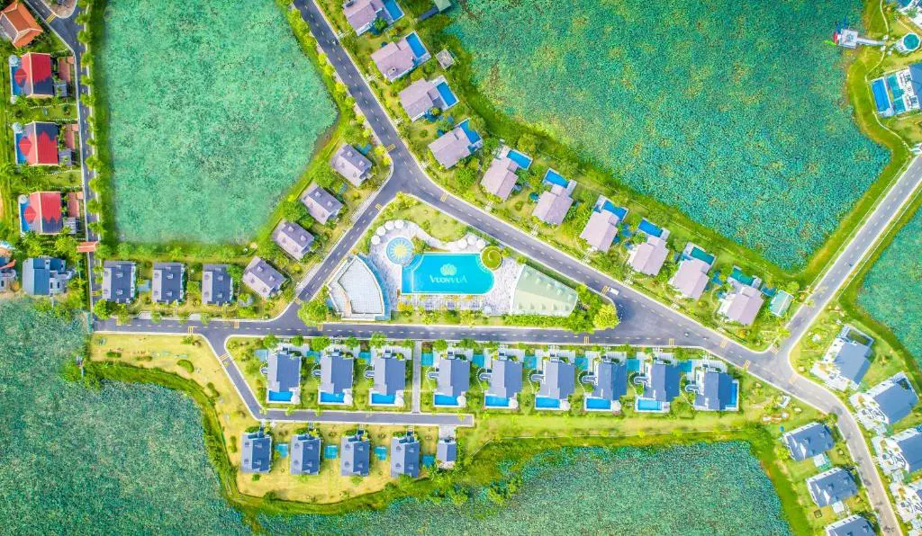 Combo tham quan trong ngày ở Vườn Vua Resort