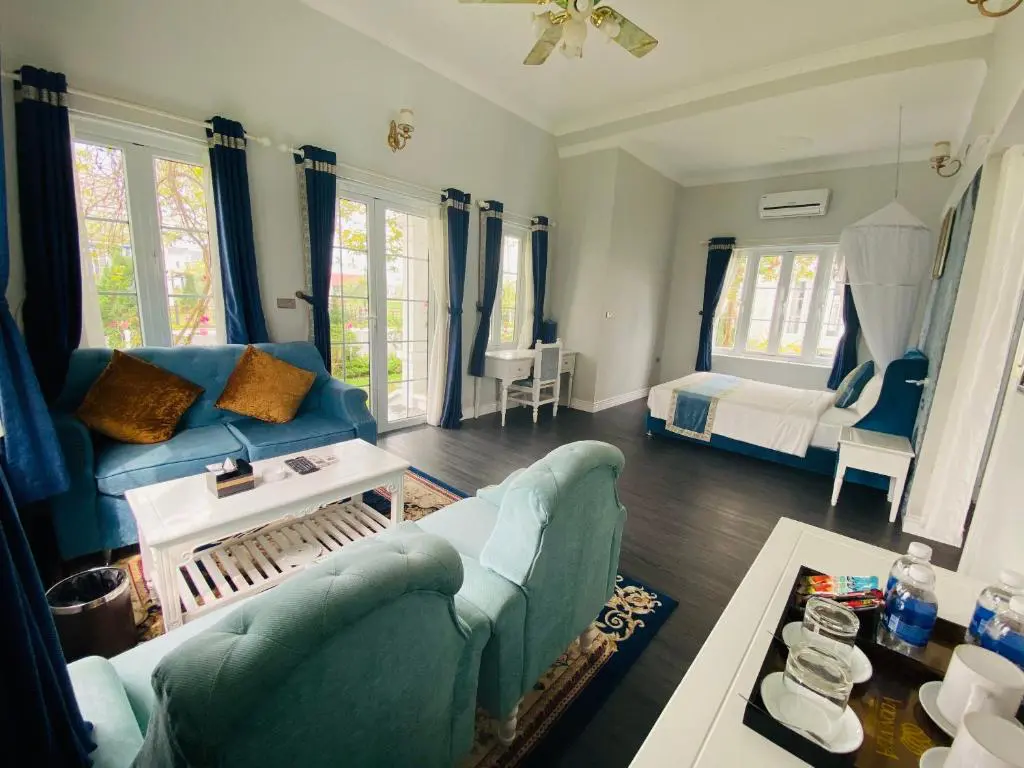 Combo tham quan trong ngày ở Vườn Vua Resort