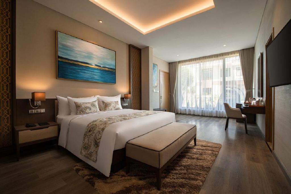 Combo 3N2Đ Wyndham Grand KN Paradise Cam Ranh