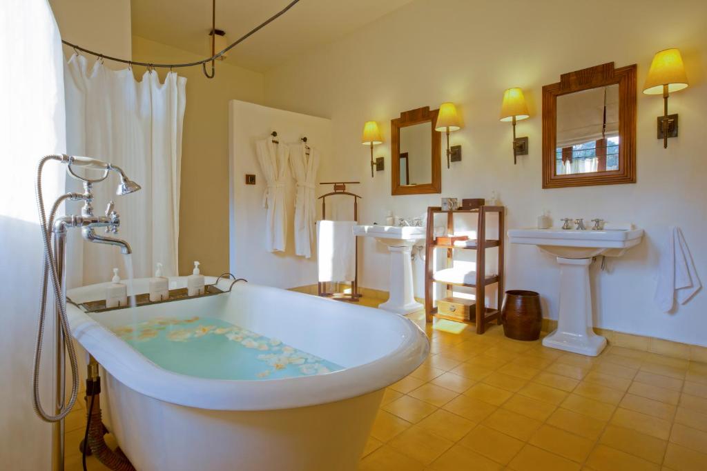 Combo Ana Mandara Villas Dalat Resort + Tour thắng cảnh