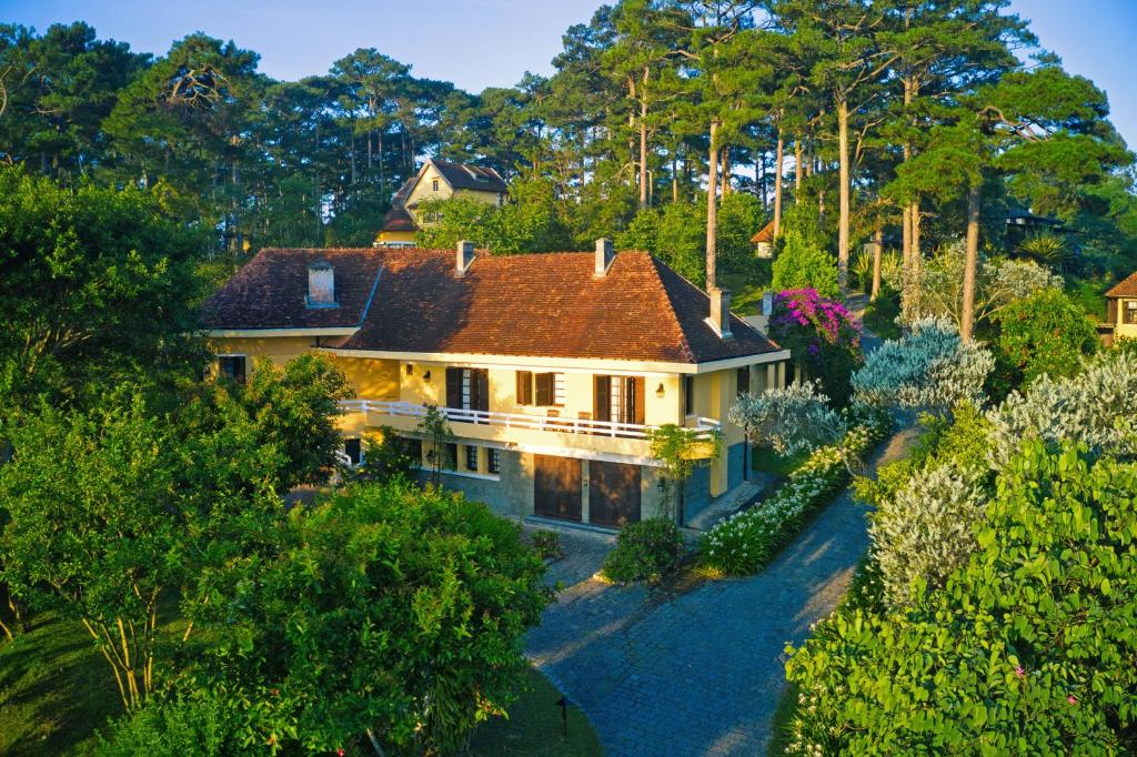 Combo Ana Mandara Villas Dalat Resort + Tour thắng cảnh