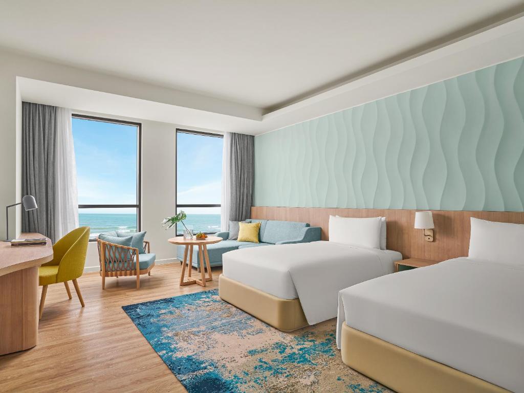 Combo 2N1Đ Holiday inn Hồ Tràm Beach Resort