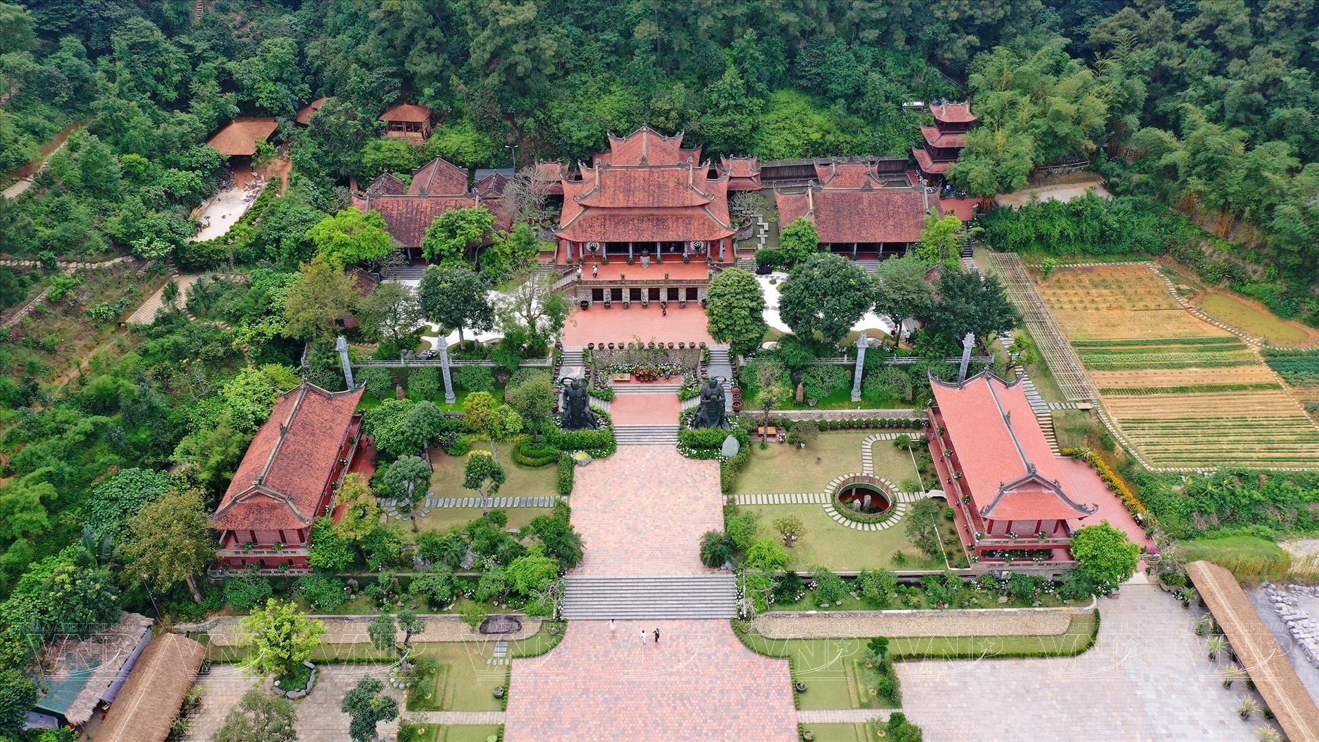 Tour du lịch Tam Chúc – Địa Tạng Phi Lai Tự 1 ngày – TRHN004