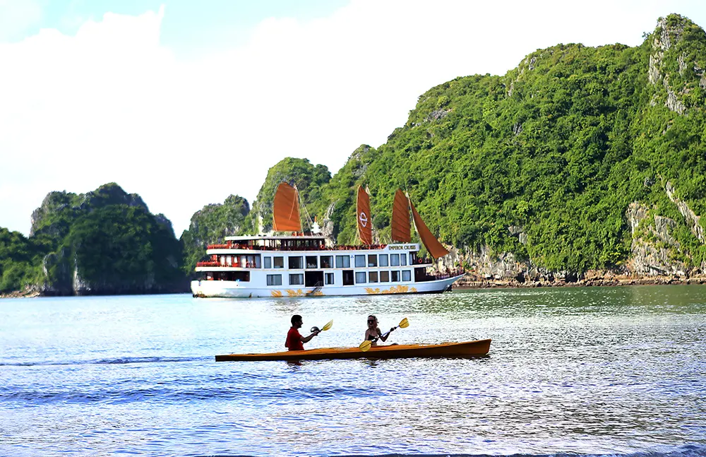 Combo 2N1Đ du thuyền Emperor Cruises Hạ Long