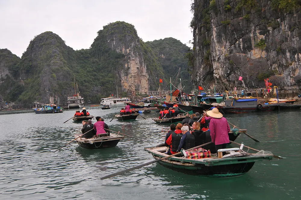Combo 2N1Đ du thuyền Emperor Cruises Hạ Long