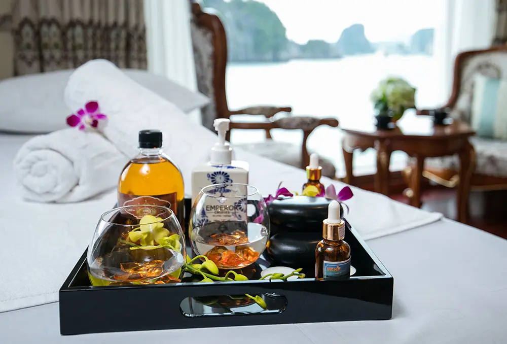 Combo 2N1Đ du thuyền Emperor Cruises Hạ Long