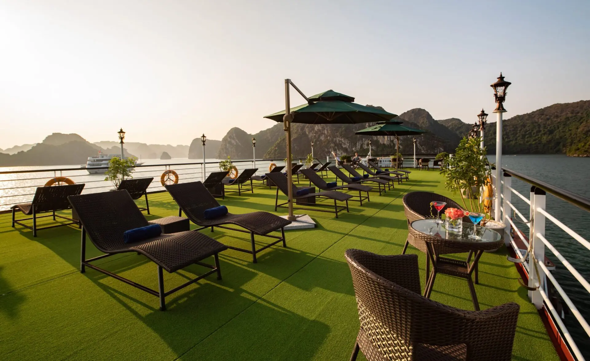 Combo 3N2Đ du thuyền La Casta Regal