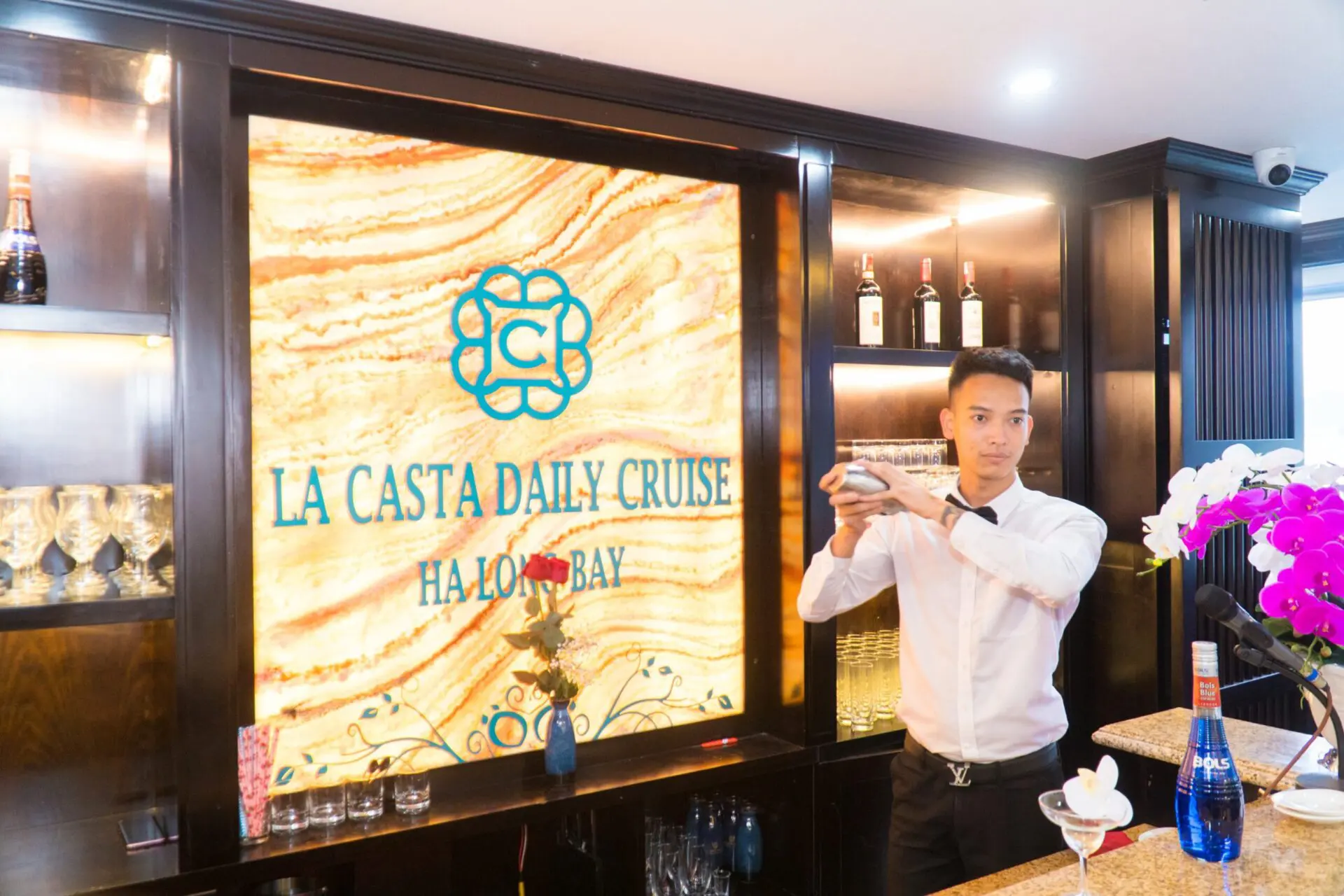 Combo 2N1Đ du thuyền La Casta