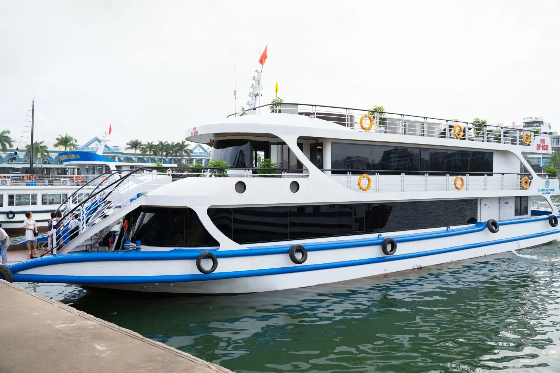 Combo 2N1Đ du thuyền La Casta