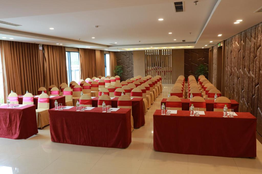 Hội nghị khách sạn Mường Thanh Holiday Con Cuông