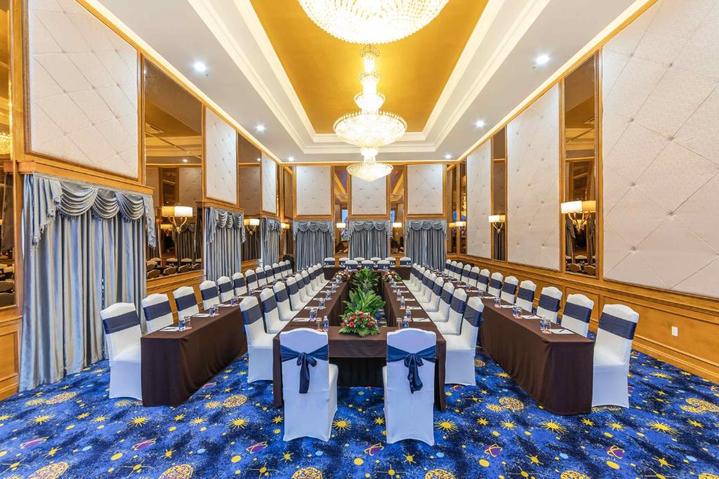 Combo Marina Bay Con Dao Hotel + Tour tham quan đảo