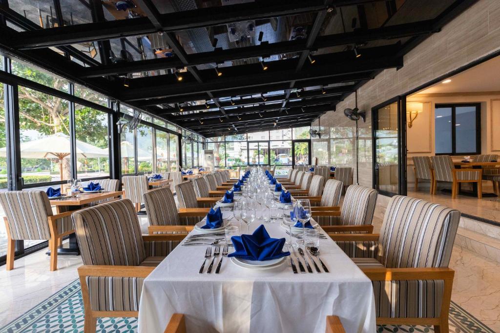 Combo Marina Bay Con Dao Hotel + Tour tham quan đảo