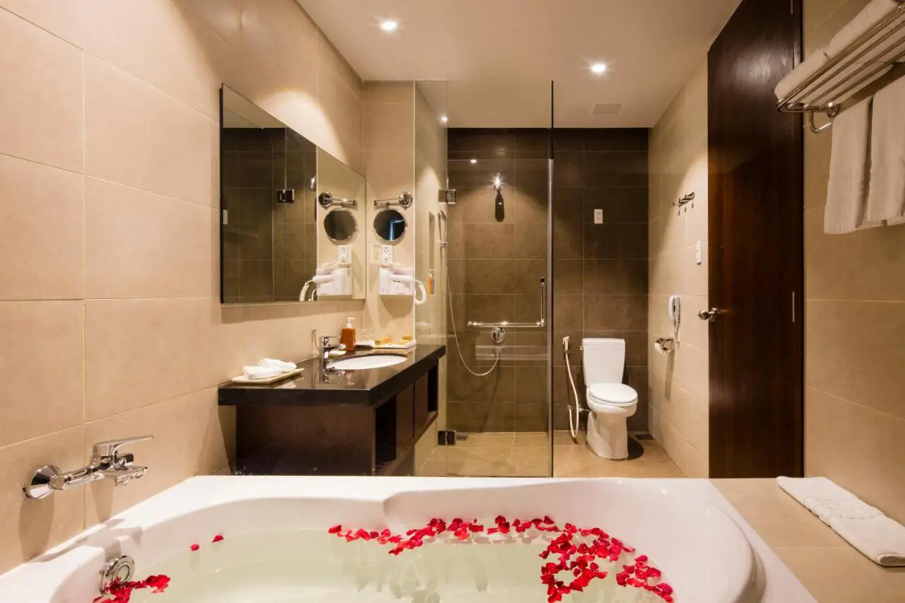 Combo 2N1Đ Phòng TerraCotta Hotel & Resort Đà Lạt + Xe Limousine