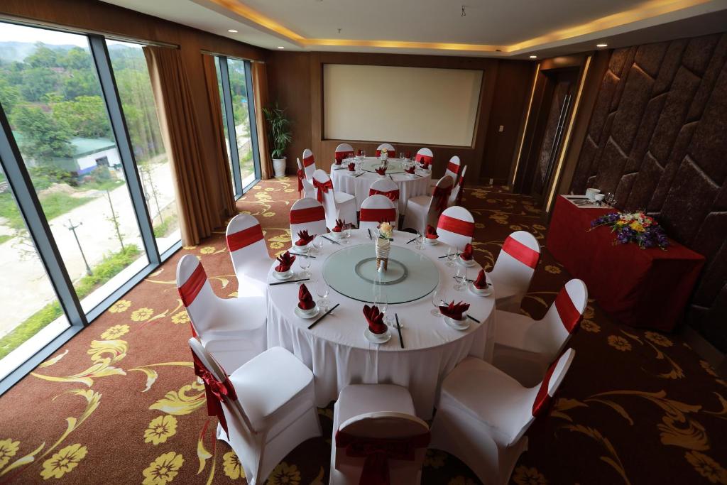 Tiệc cưới Khách sạn Mường Thanh Holiday Con Cuông