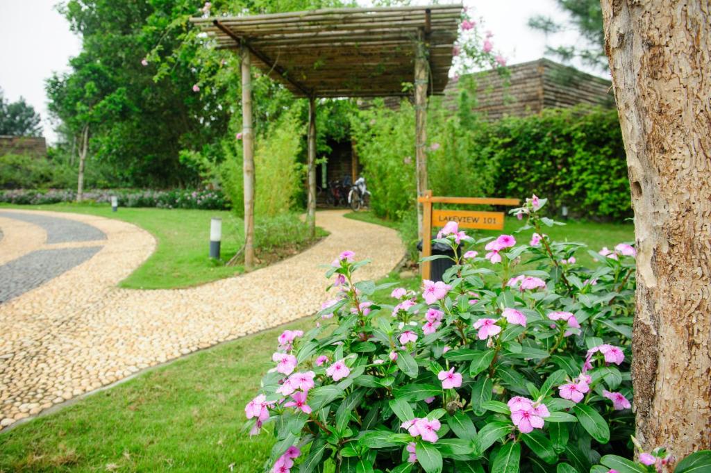 Combo 3N2Đ Resort Flamingo Đại Lải + Xông hơi JJB