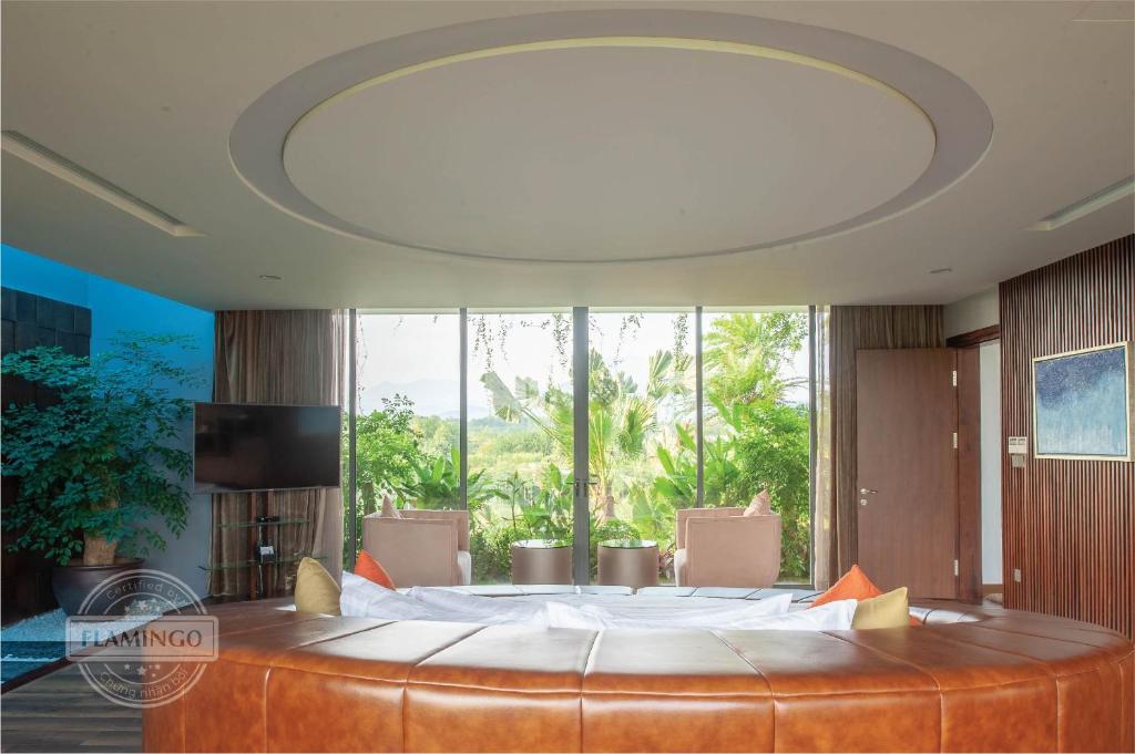 Combo 2N1Đ Resort Flamingo Đại Lải 5⭐+ Ăn trưa