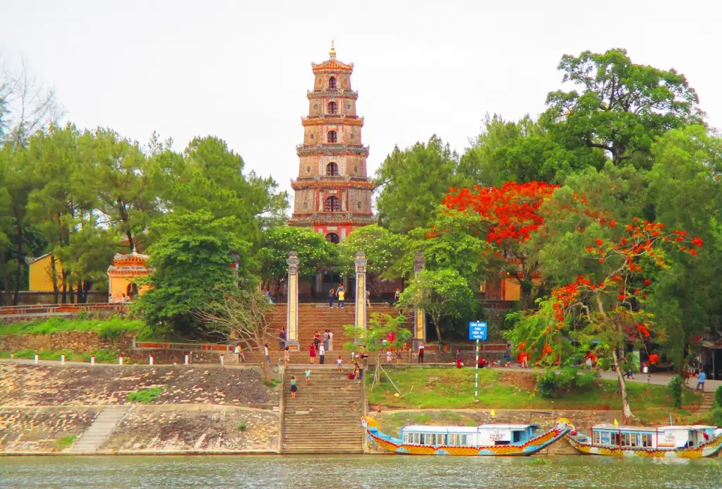 Tour Quảng Bình – Quảng Trị – Huế, KS4*- 4N3Đ – TRQB003