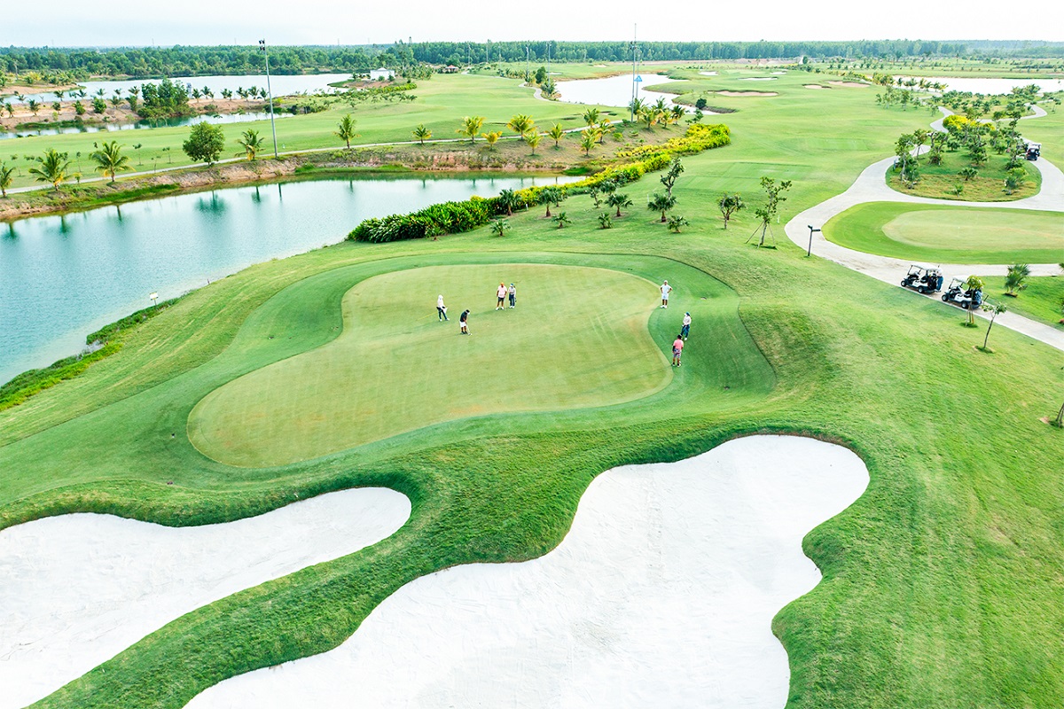 Sân golf Royal Long An Golf & Villas