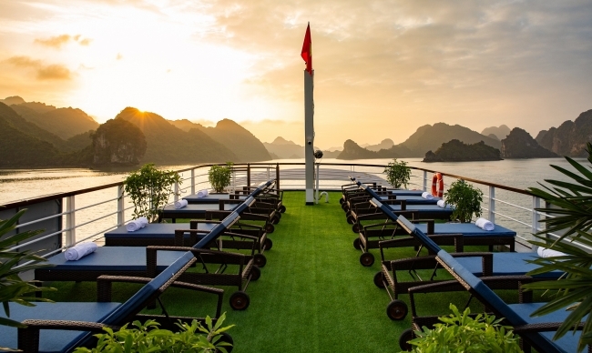 Du thuyền Serenity Luxury Lan Hạ