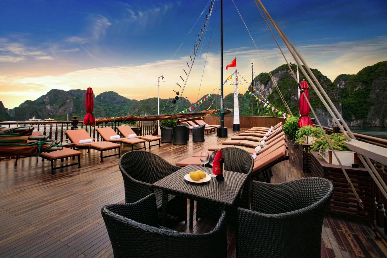 Du thuyền Alisa Premier vịnh Hạ Long