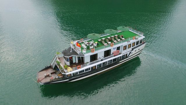 Du thuyền White Dolphin Legend Hạ Long