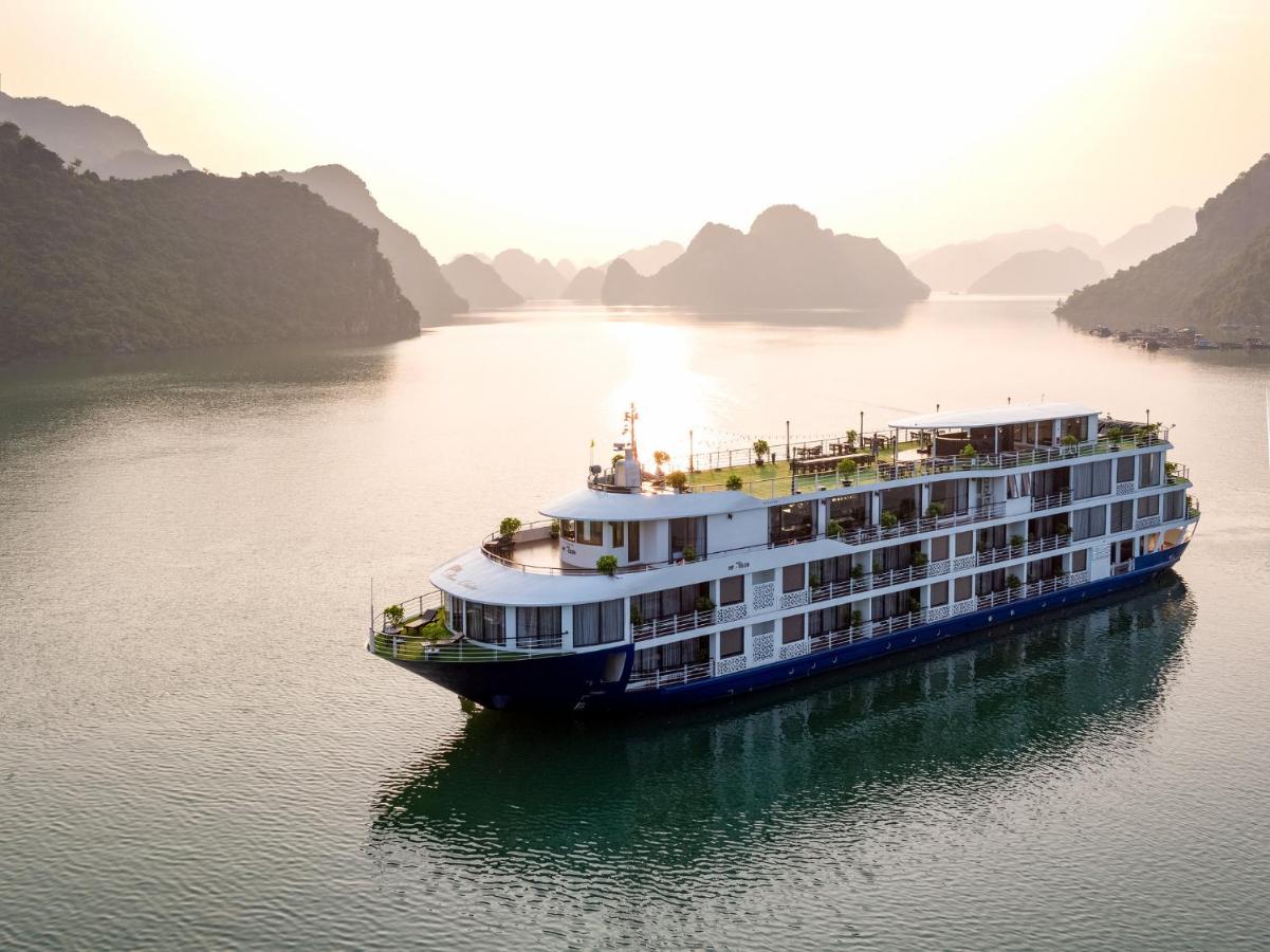 Du thuyền Mon Chéri vịnh Hạ Long- Lan Hạ
