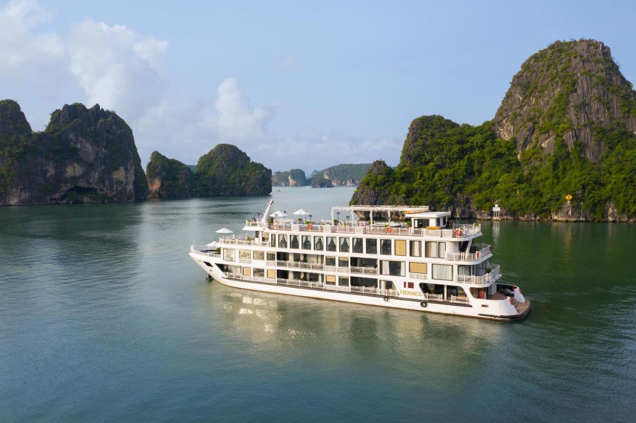 Du thuyền Hermes Hạ Long