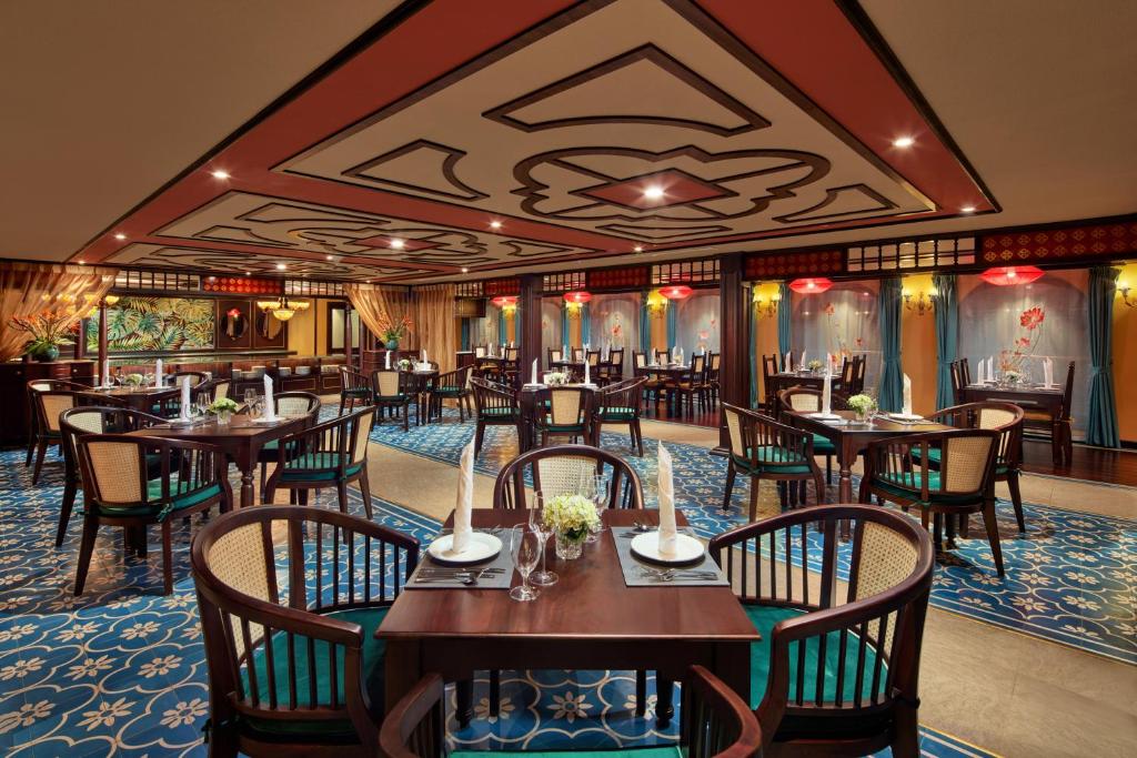 Du thuyền Indochine Premium Hạ Long