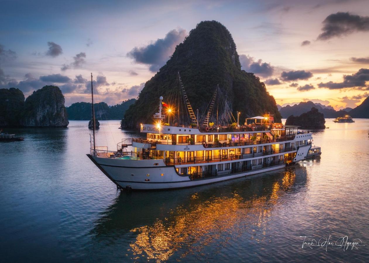 Du thuyền Alisa Premier vịnh Hạ Long