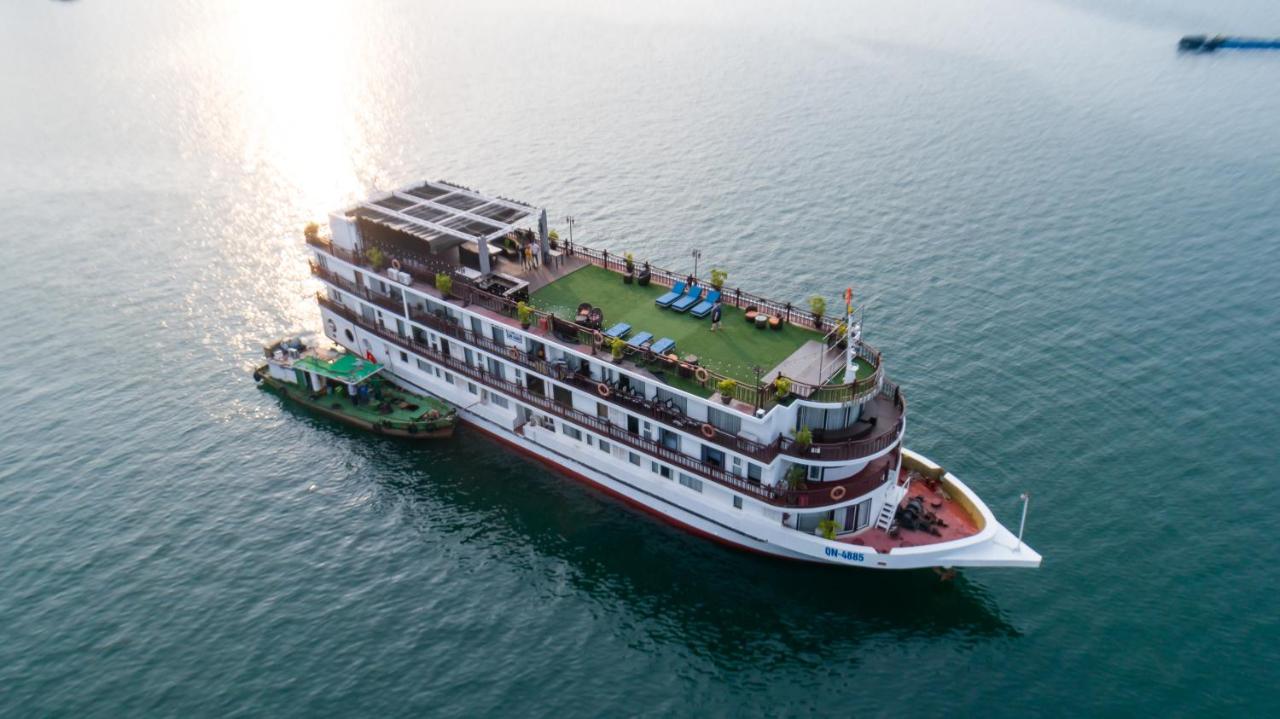 Du thuyền Amanda Luxury Lan Hạ