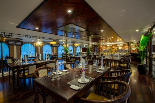 Du thuyền Indochine Lan Hạ 3N2Đ