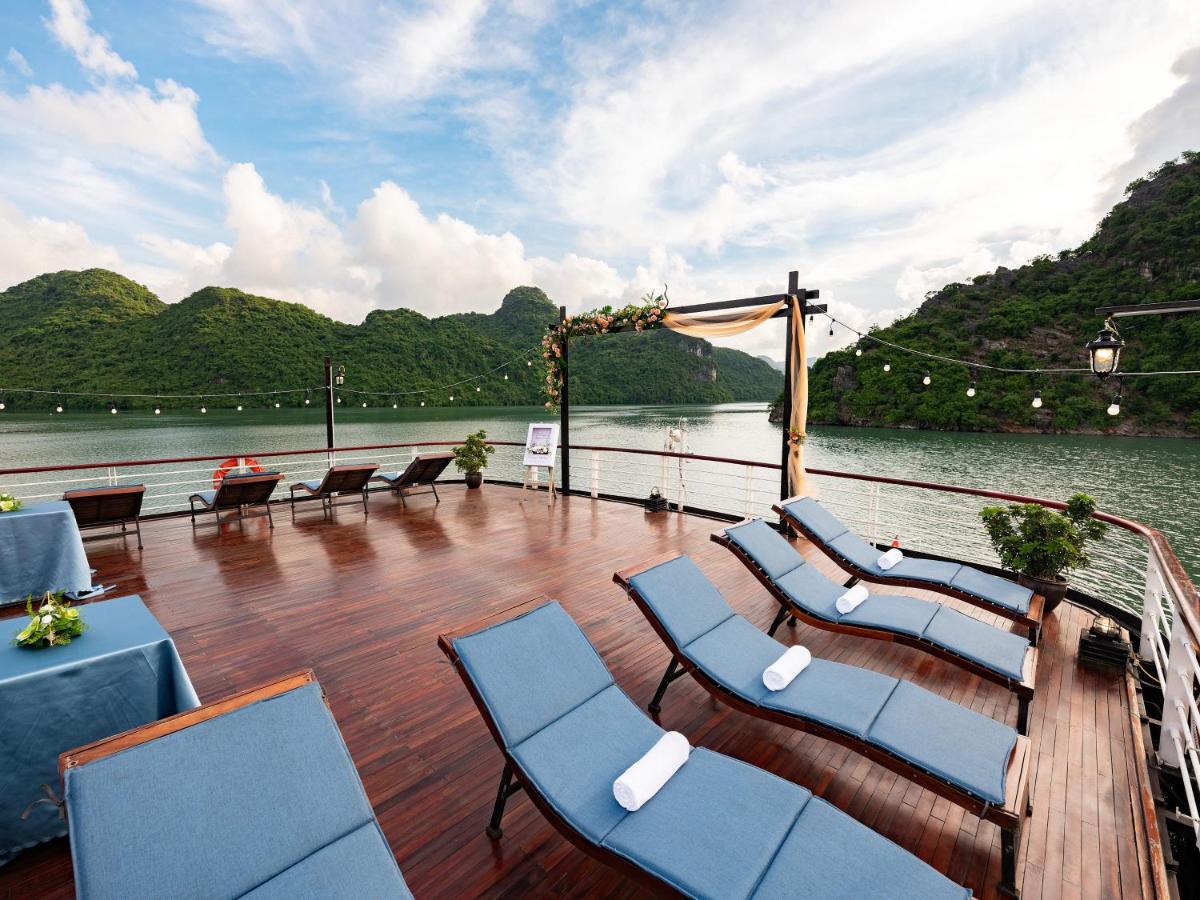 Du thuyền Amanda Luxury Lan Hạ