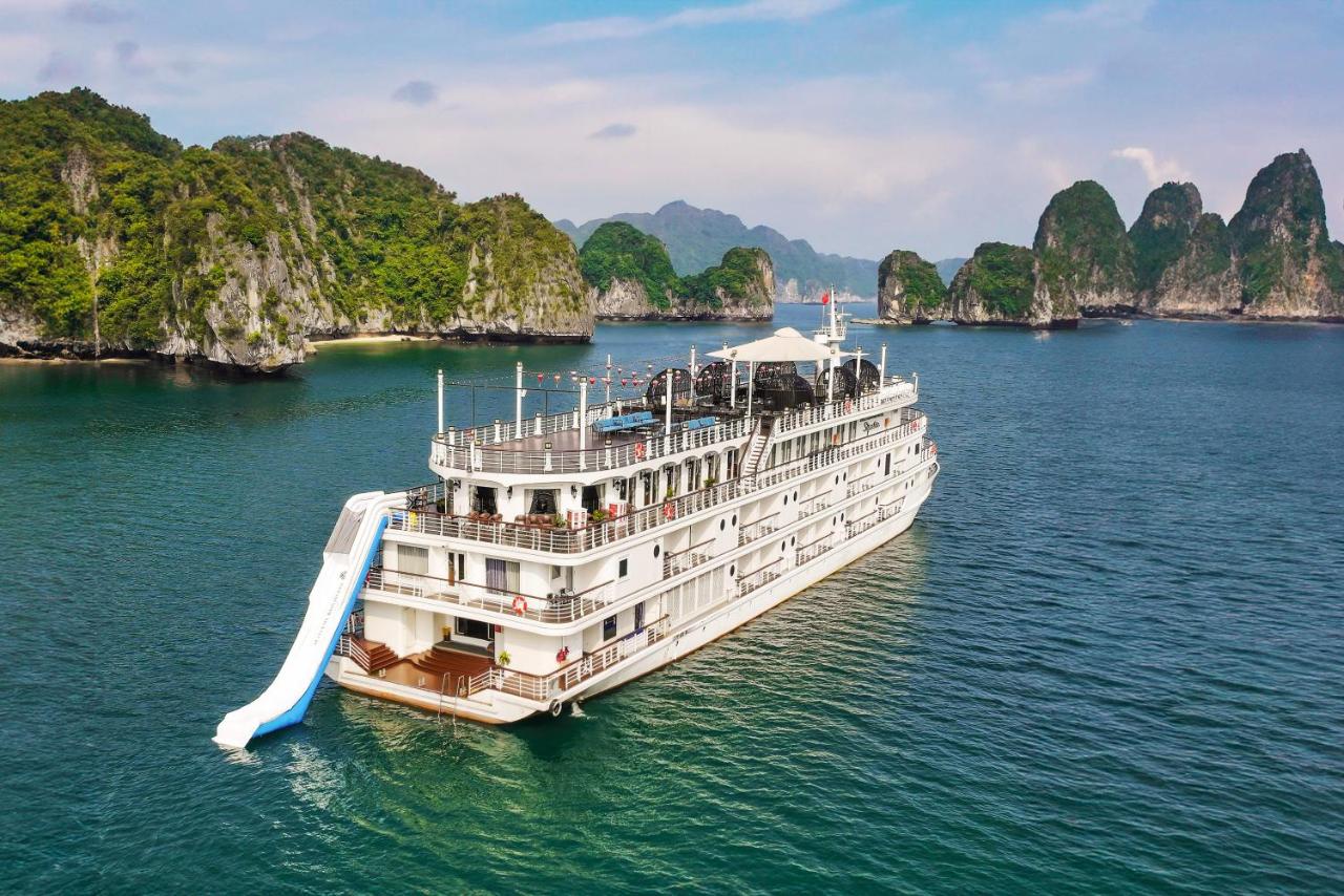 Du thuyền Ambassador Signature Lan Hạ