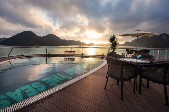 Du thuyền Stellar of the Seas vịnh Hạ Long