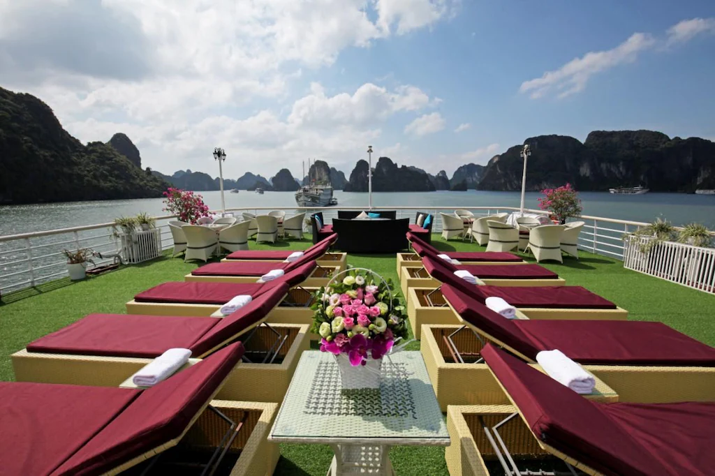 Du thuyền La Pinta Hạ Long