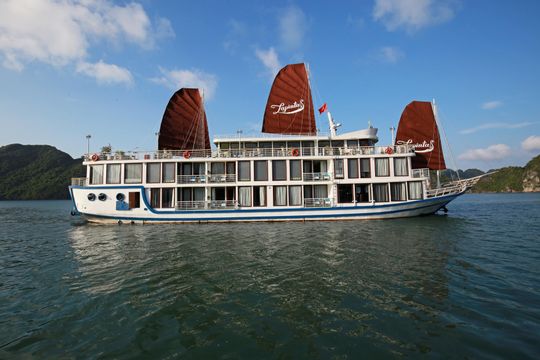 Du thuyền La Pinta Hạ Long