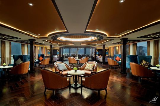 Du thuyền Capella vịnh Lan Hạ