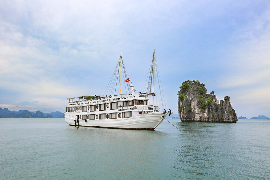 Du thuyền Oriental Sails Hạ Long