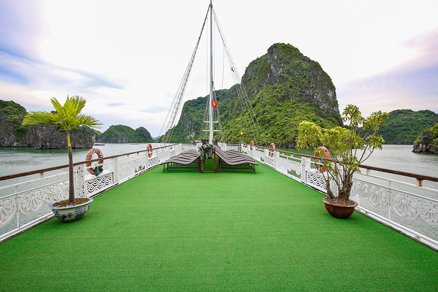 Du thuyền Oriental Sails Hạ Long