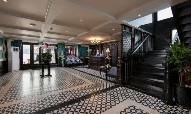 Du thuyền Genesis Regal Lan Hạ