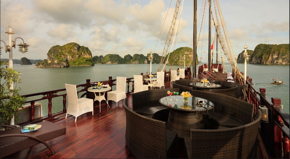 Du thuyền Paloma vịnh Bái Tử Long