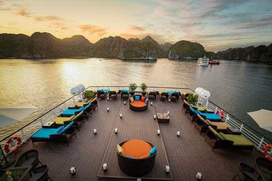 Du thuyền Stellar of the Seas vịnh Hạ Long