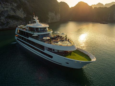 Du thuyền Stellar of the Seas vịnh Hạ Long