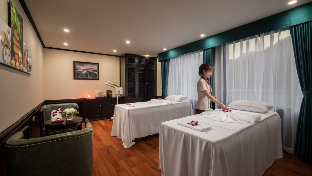 Du thuyền Aspira vịnh Hạ Long