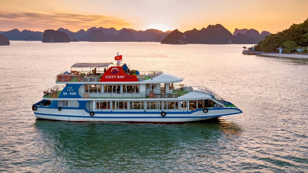 Du thuyền Cozy Bay Premium Hạ Long