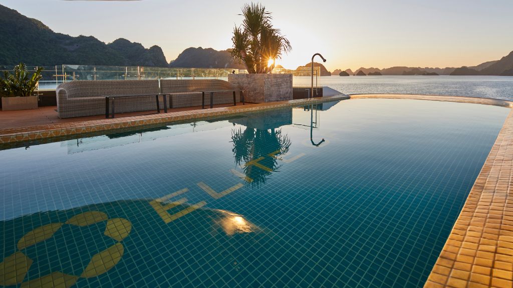 Du thuyền Elite Of The Seas 3N2Đ