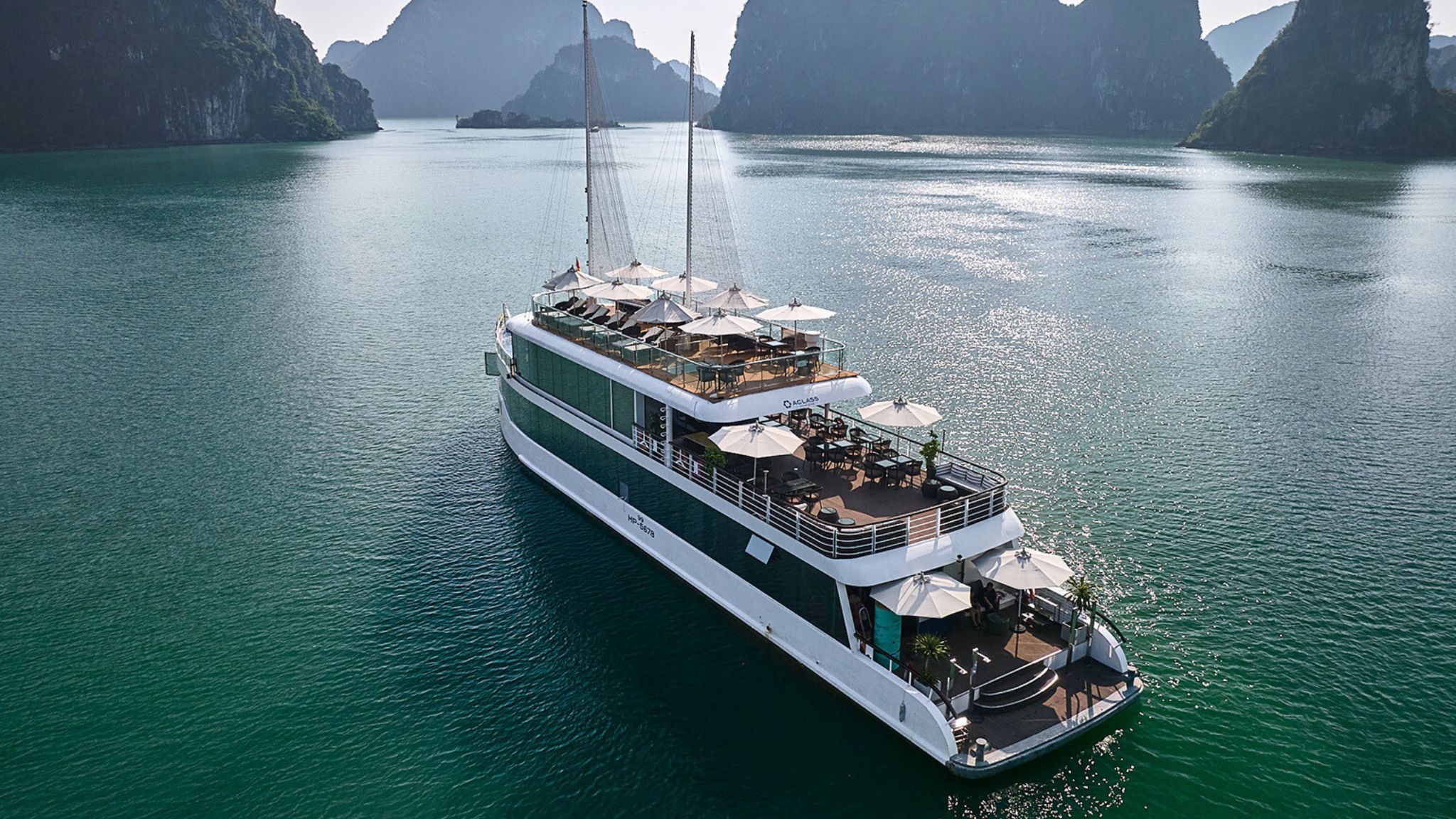 Du thuyền Jade Sails Lan Hạ