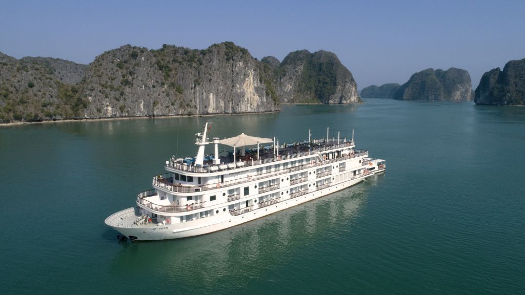 Du thuyền Paradise Grand vịnh Hạ Long